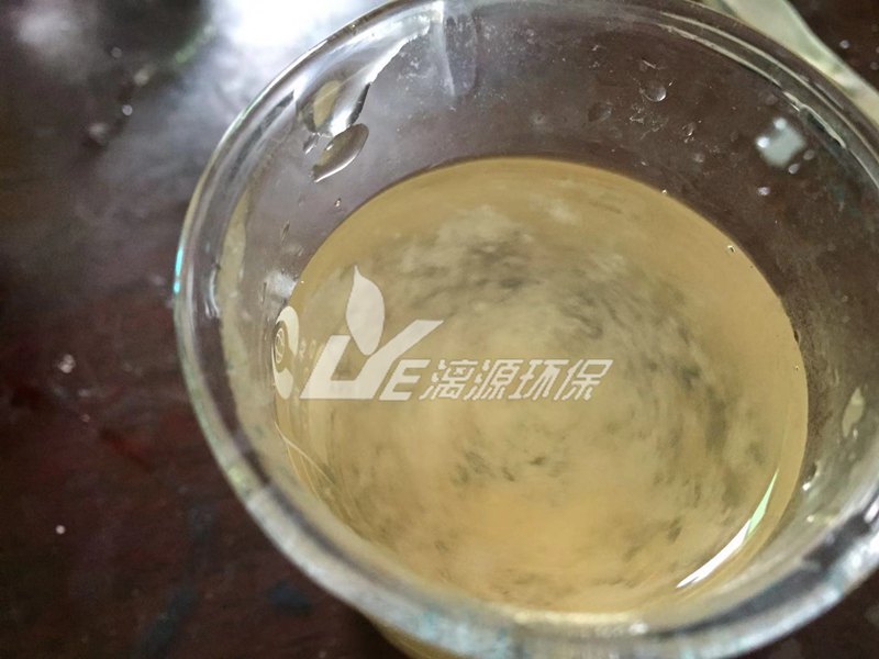 大理石加工廢水加入絮凝劑后 大理石加工廢水加入絮凝劑后